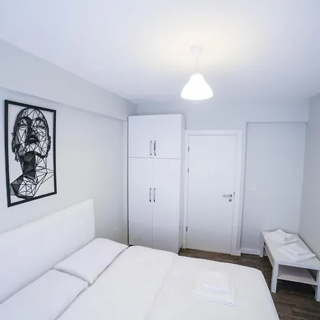 Modern Super Chic Duplex With A Terrace At The Heart Of City!