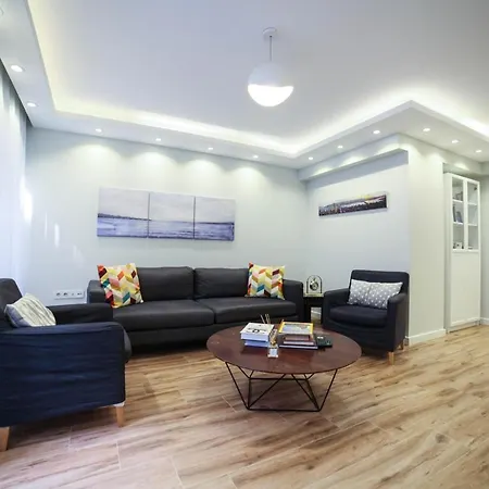 Modern Super Chic Duplex With A Terrace At The Heart Of City! Apartment